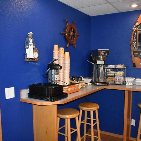 Lighthouse Cove Inn Бандон Экстерьер фото The coffee bar at the station